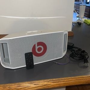Beats by Dr. Dre Beatbox Portable Bluetooth Speaker, white